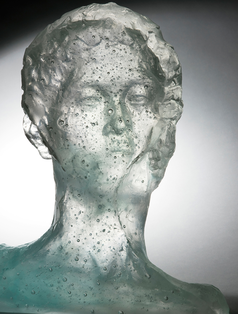 유리를 깨서 조각상을 만들다 No.1